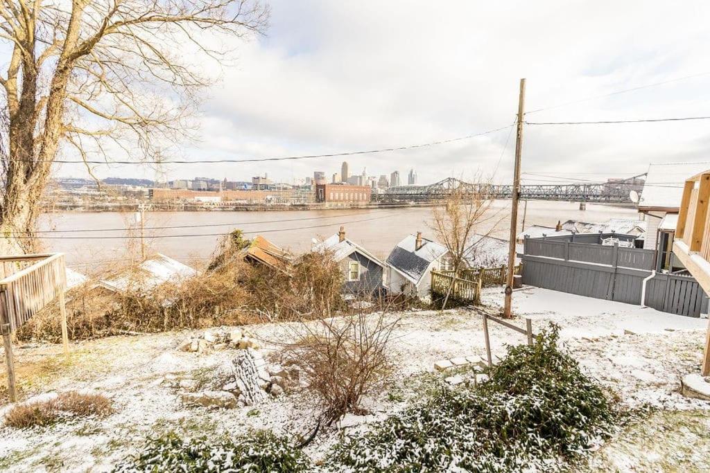 Cozy Riverfront Bungalow With Stunning Views 卡温顿 外观 照片